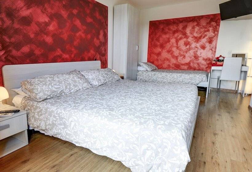 带阳台的三人标准间, Dal Rosso