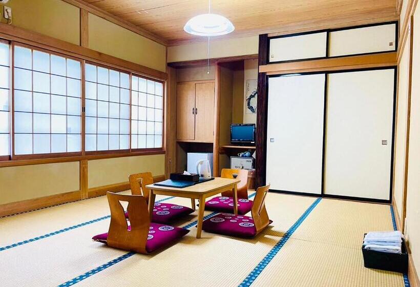 اتاق استاندارد چهار تخته, Ryokan Ikoisanso
