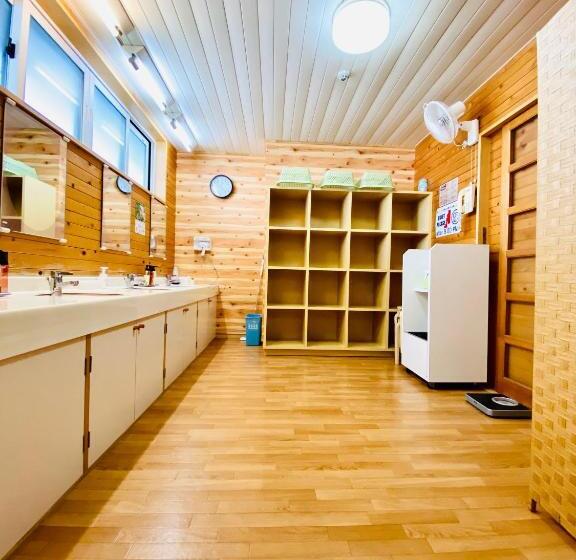 اتاق استاندارد سه تخته با سرویس بهداشتی مشترک, Ryokan Ikoisanso