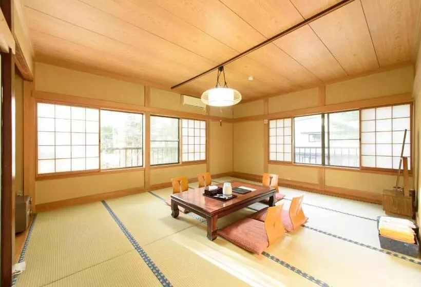 Perhehuone, Ryokan Ikoisanso