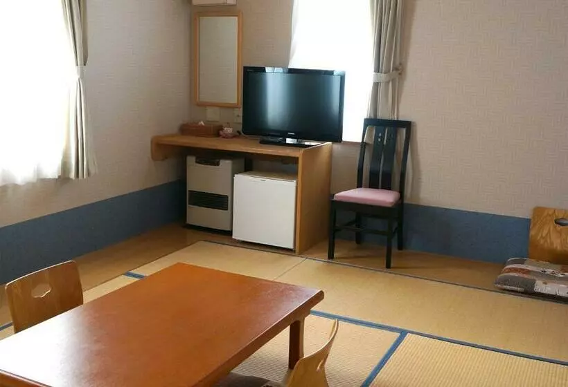 اتاق استاندارد چهار تخته, Petit Hotel Blaneneige