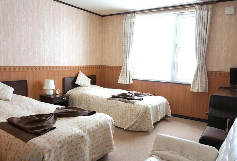 اتاق استاندارد چهار تخته, Petit Hotel Blaneneige