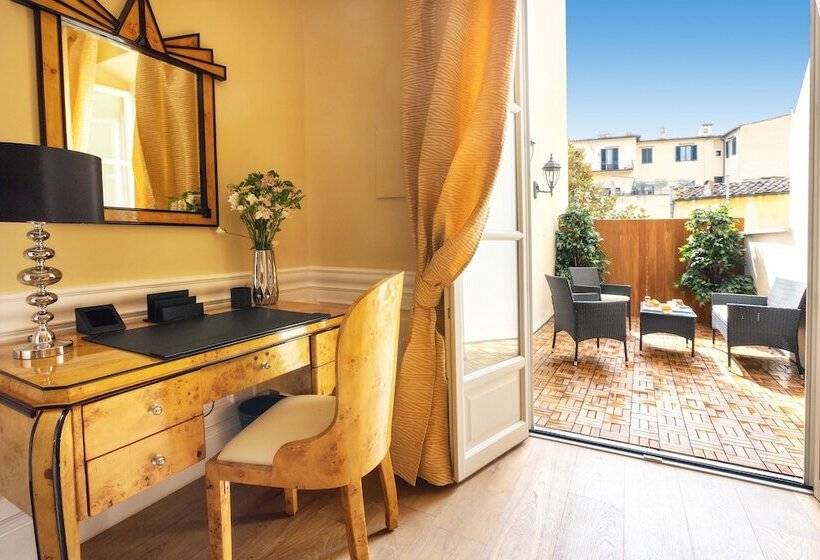 اتاق لوکس با تخت بزرگ, La Maison Du Sage