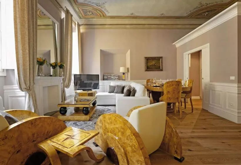 سوییت جونیور, La Maison Du Sage
