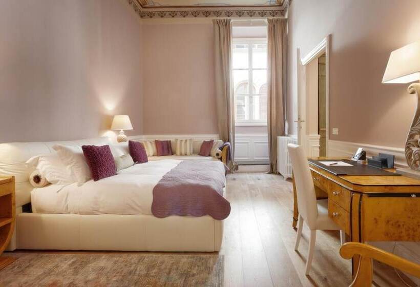 سوییت خانوادگی, La Maison Du Sage