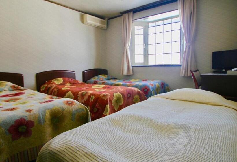 חדר משפחתי, Appi Life Is Beautiful