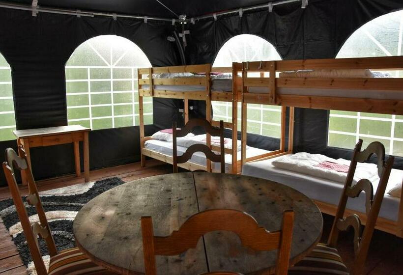 Standard Tent, Erlebacherhus