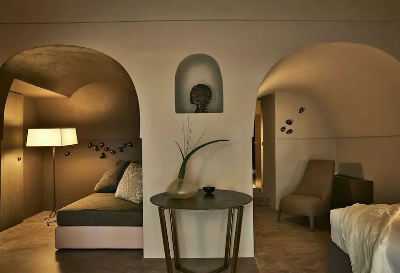 سوییت لوکس, Sikelia Luxury