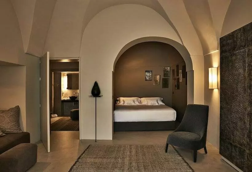 سوییت لوکس, Sikelia Luxury