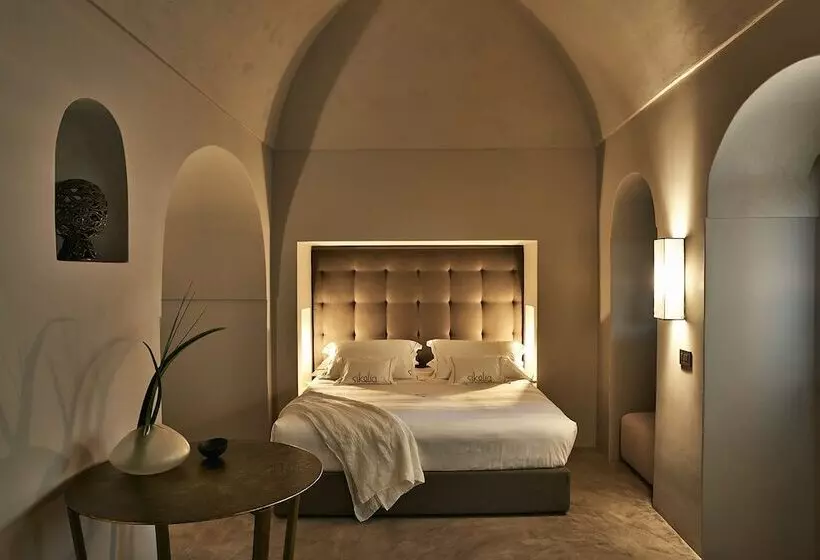سوییت لوکس, Sikelia Luxury