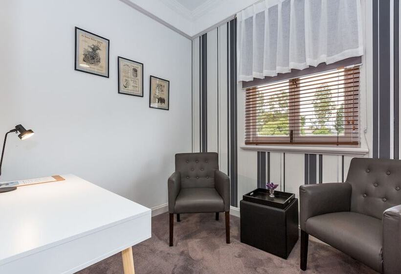 デラックスルーム, Cumquat House