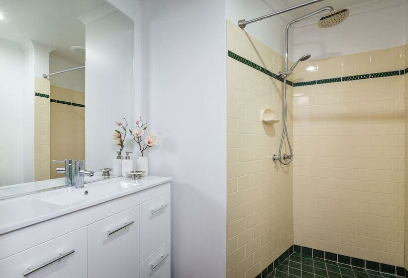 デラックスルーム, Cumquat House