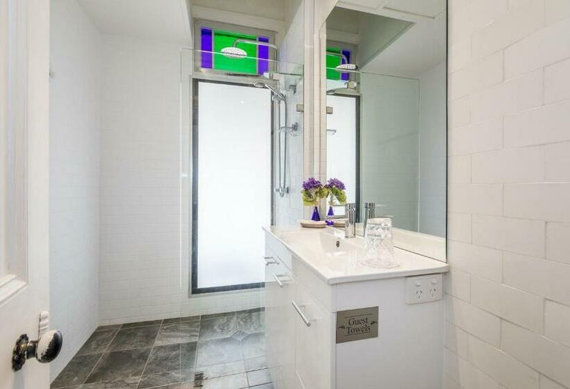 デラックスルーム, Cumquat House