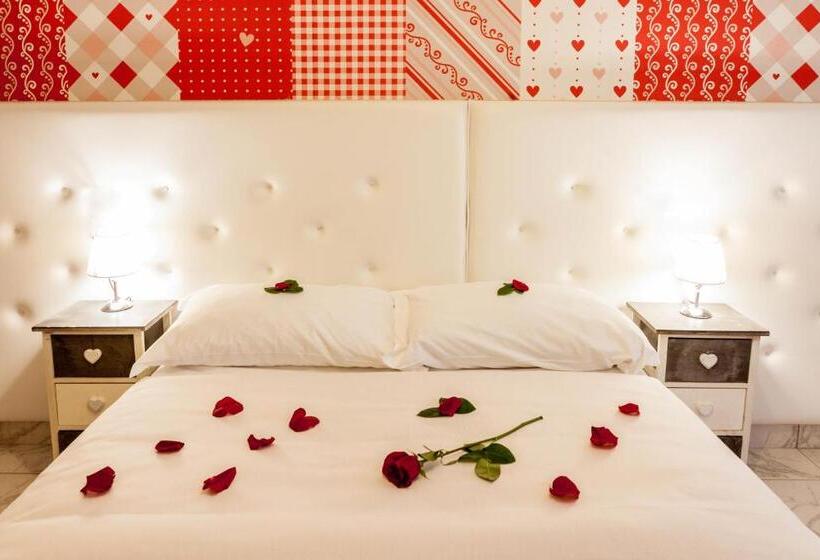 اتاق استاندارد, I Love Piramide