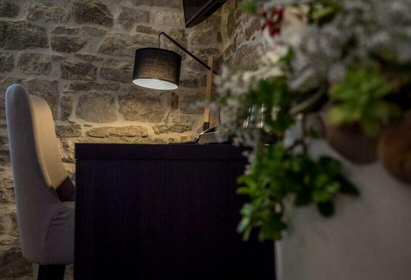 스위트 킹사이즈 침대, Murum Heritage