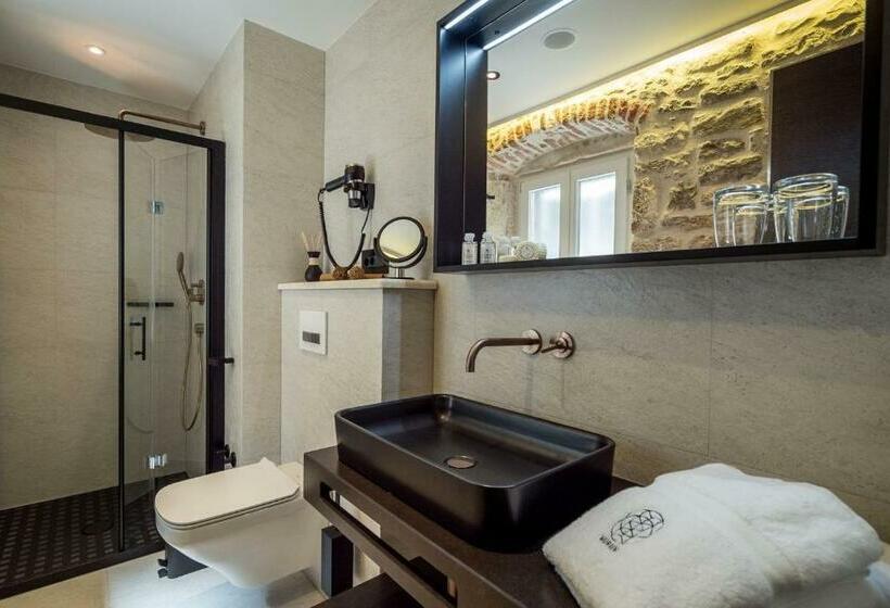 스위트 킹사이즈 침대, Murum Heritage