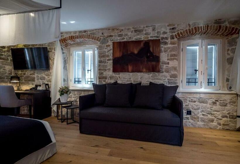 스위트 킹사이즈 침대, Murum Heritage