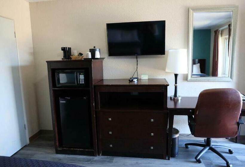 חדר סטנדרט עם מיטת קינג, Budget Inn