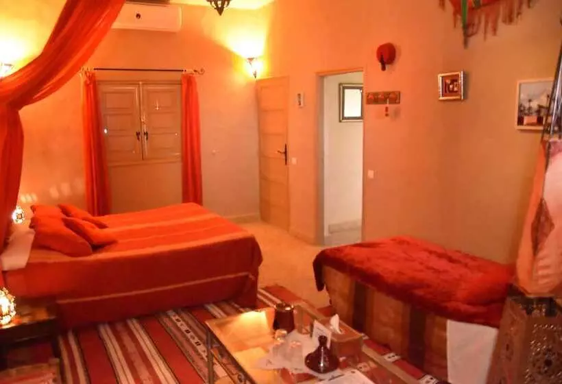 اتاق راحتی سه تخته, Riad Anma