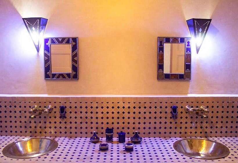 חדר אקונומי לשלושה, Riad Anma