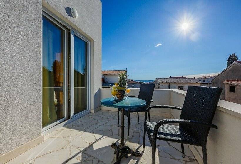 스탠다드 트리플 룸, All Saints B&b Kastela
