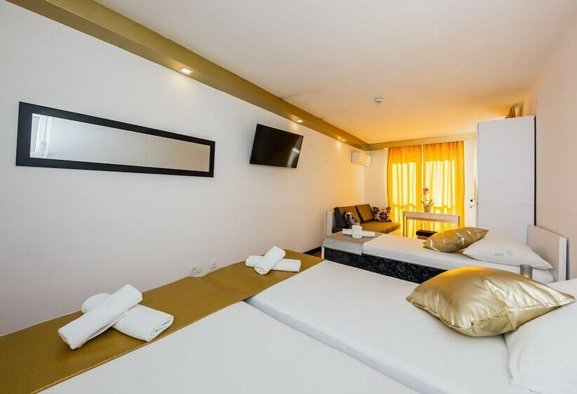 غرفة قياسية ثلاثية, All Saints B&b Kastela