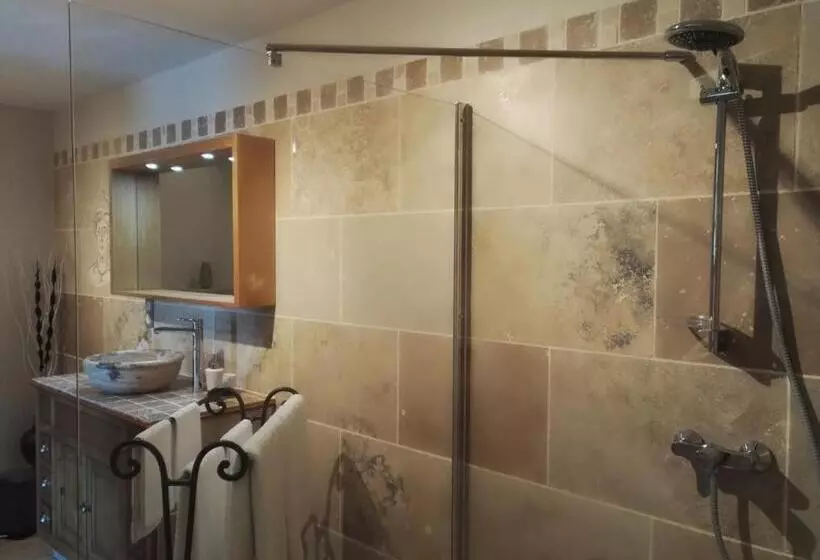 スタンダードルーム, Chambres D Hôtes La Chrysalide