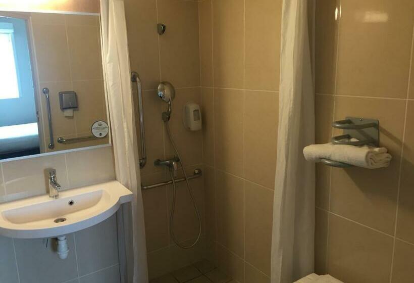 חדר סטנדרט מותאם לאדם עם מוגבלויות, B&b Hotel Montélimar Nord