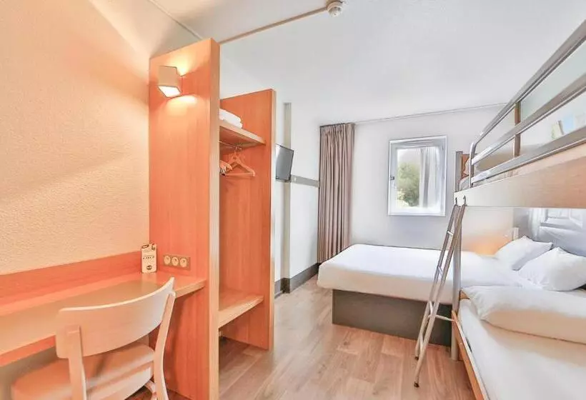 Standard Neljän Hengen Huone, B&b Hotel Montélimar Nord