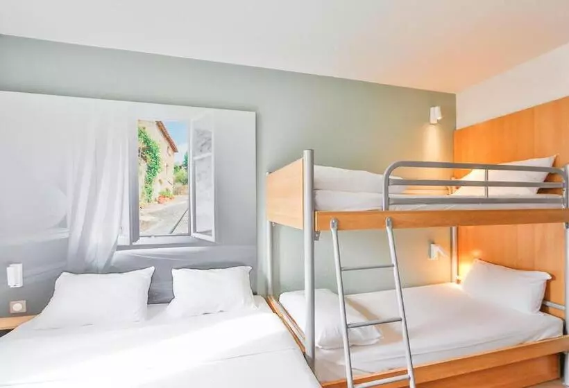 Standard Neljän Hengen Huone, B&b Hotel Montélimar Nord