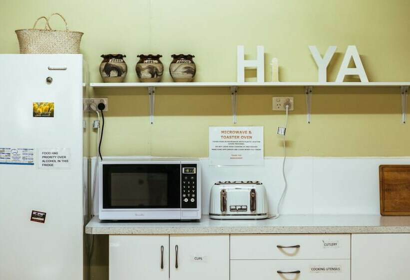 اتاق استاندارد با سرویس بهداشتی مشترک, Broken Hill Tourist Lodge
