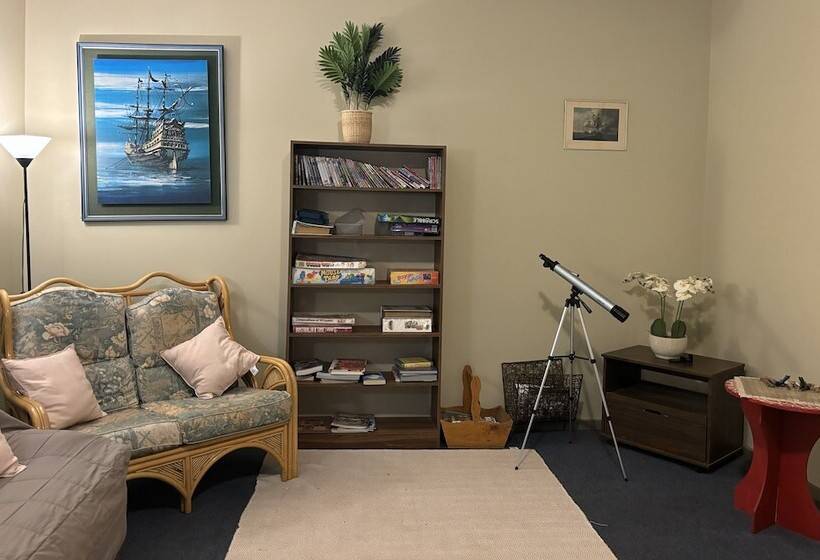 اتاق استاندارد با سرویس بهداشتی مشترک, Broken Hill Tourist Lodge