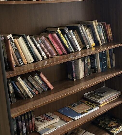 اتاق استاندارد با سرویس بهداشتی مشترک, Broken Hill Tourist Lodge