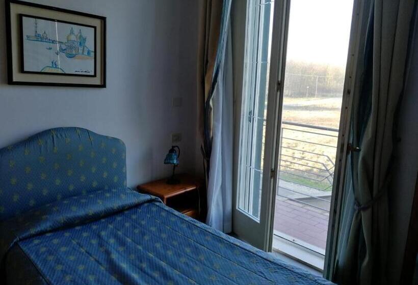 庭の見えるシングルルーム, Locanda Del Passo Pomposa