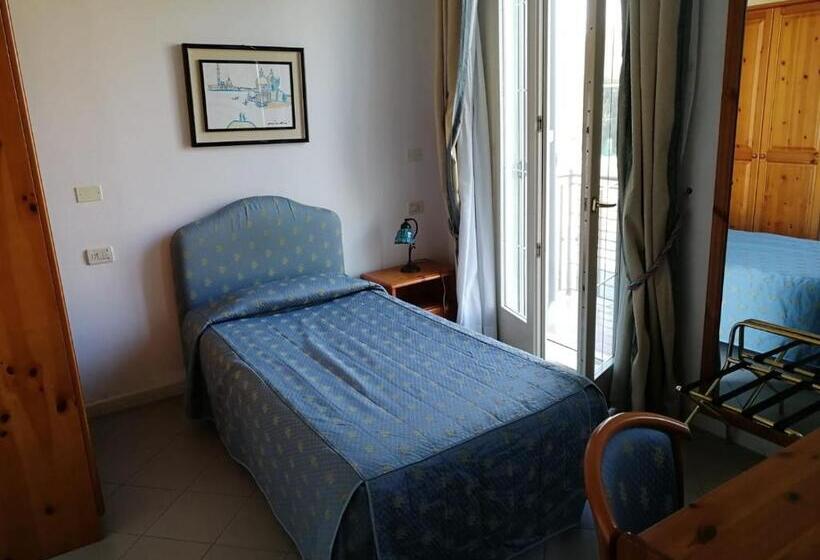 庭の見えるシングルルーム, Locanda Del Passo Pomposa