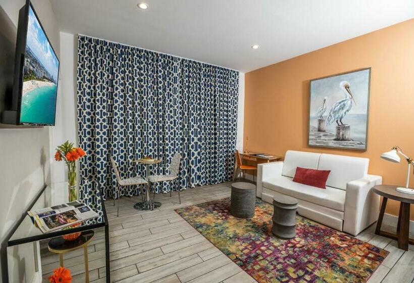 Люкс, Oceanside Hotel And Suites