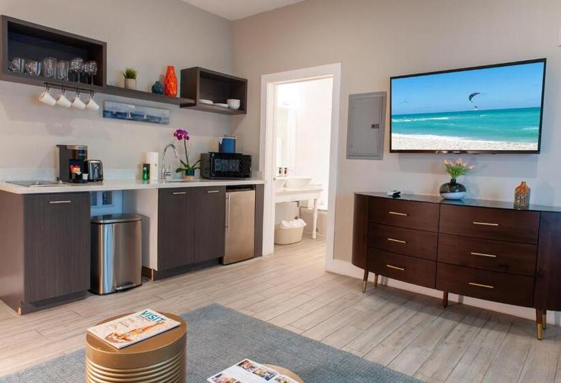 Люкс, Oceanside Hotel And Suites