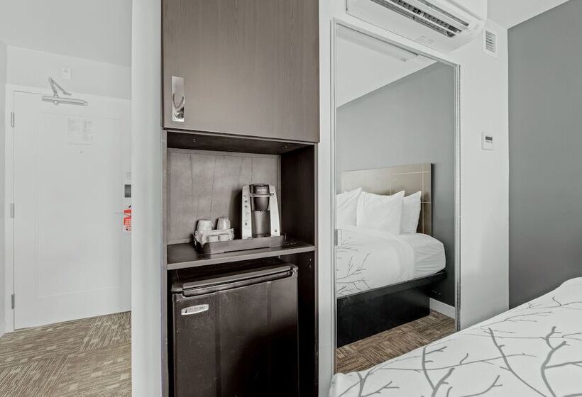 غرفة قياسية مطلّة علي حمام السباحة, Casey Key Resorts  Mainland