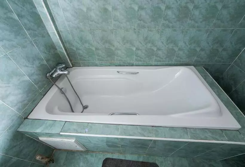 デラックスルーム, Pemicsa Hotel Accra