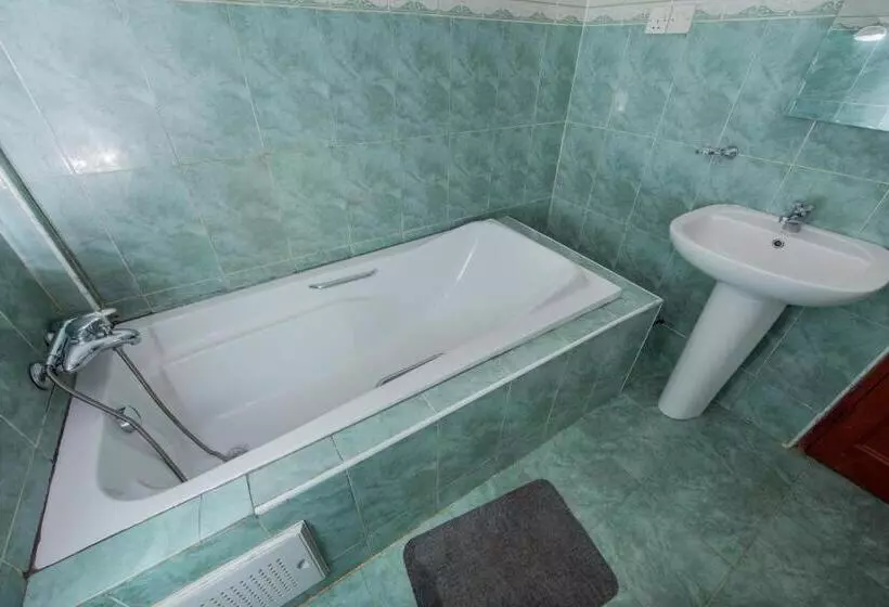 デラックスルーム, Pemicsa Hotel Accra