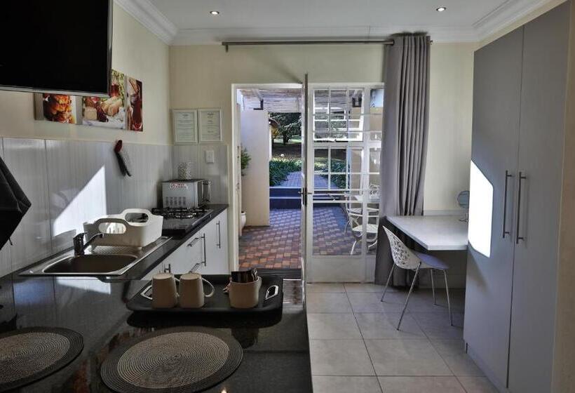 סטודיו דלוקס, Andante Lodge