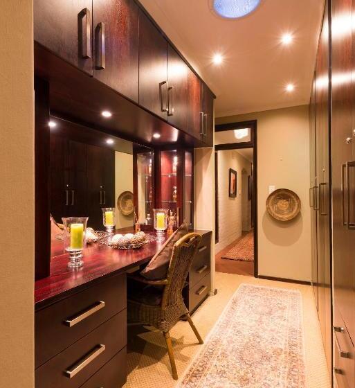 Suite, Five Burnham Guest House