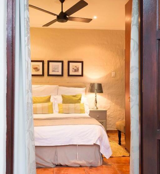 Quarto Estandar, Five Burnham Guest House
