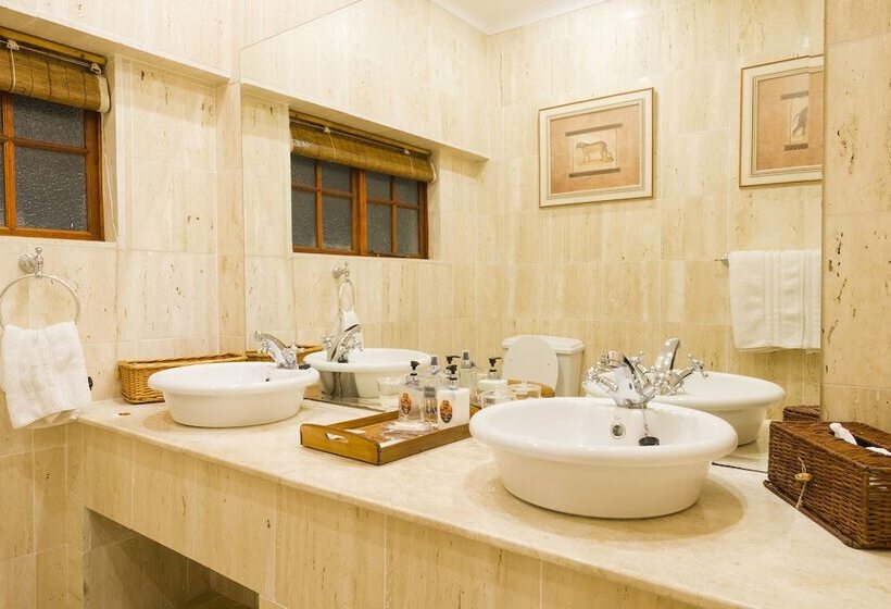 Quarto Estandar, Five Burnham Guest House