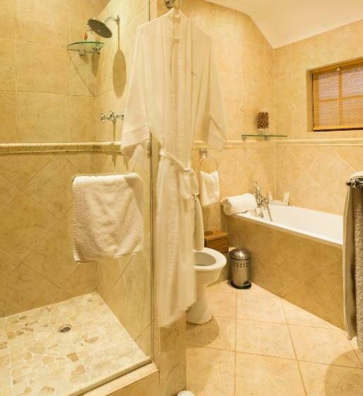 סוויטה, Five Burnham Guest House