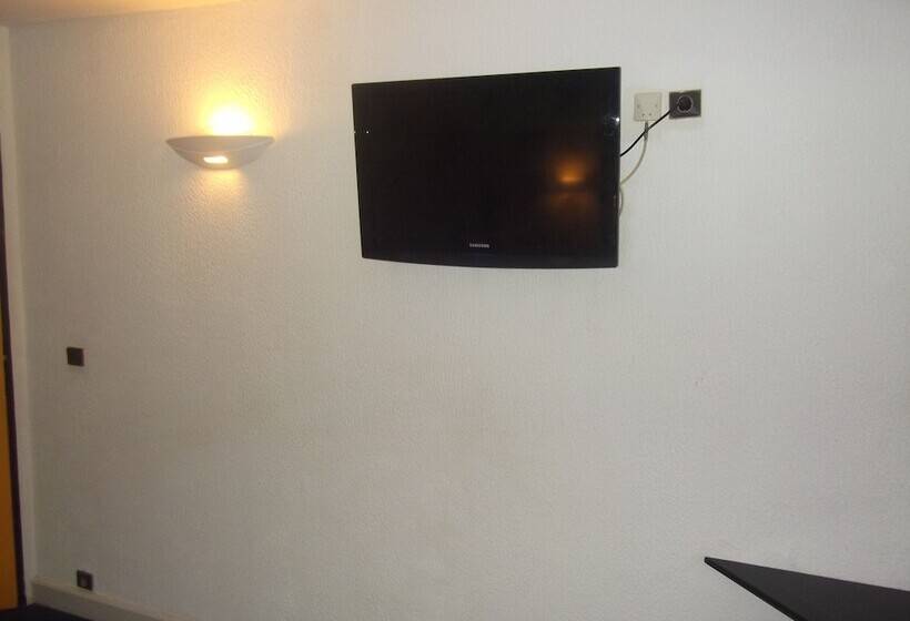 غرفة قياسية, Rev Hotel Coignières