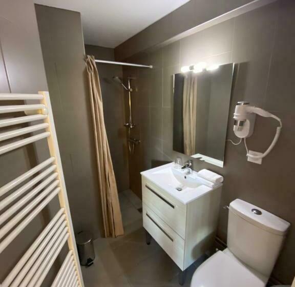 דירת שלושה חדרים, Sancy Resort