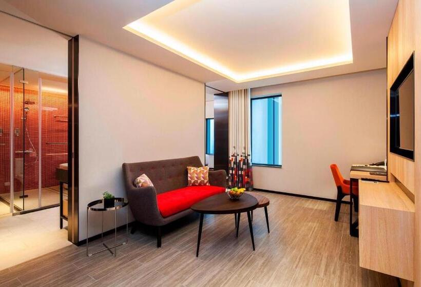 מיטת קינג בסוויטה, Aloft Taipei Beitou