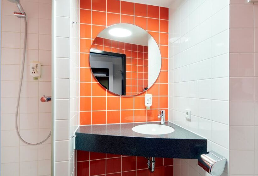 Номер Стандарт Трехместный, B&b Hotel Aschaffenburg