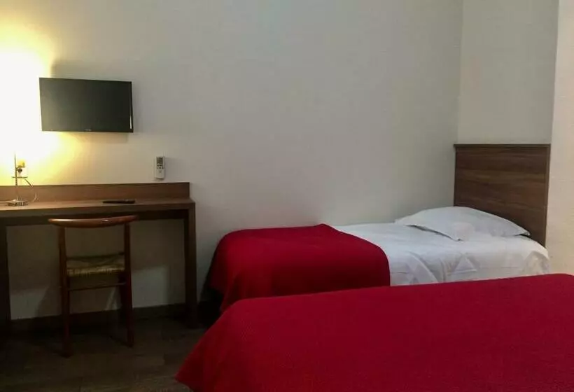 اتاق کلاسیک سه تخته, Chambres Rue De La République